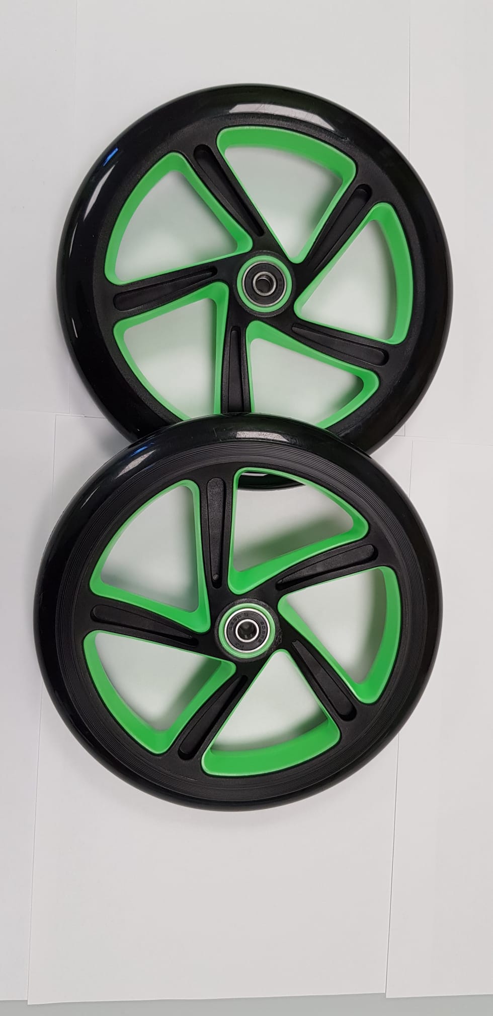 Razor A5 Lux Light Up Wheels (set of 2) - Green